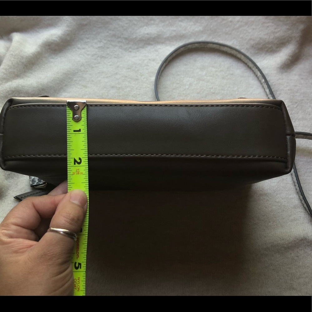 🌸Nine West Crossbody Bag 🌸 - Picture 15 of 16